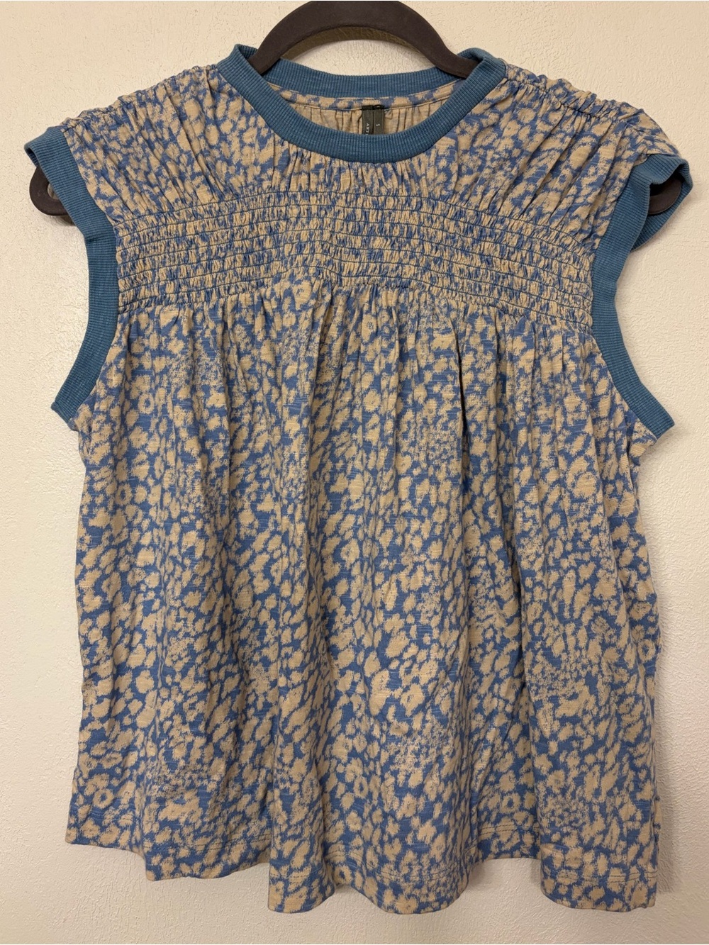 Anthropologie Women’s Blue and Beige Smocked Yoke  Printed Top Size S NWT
